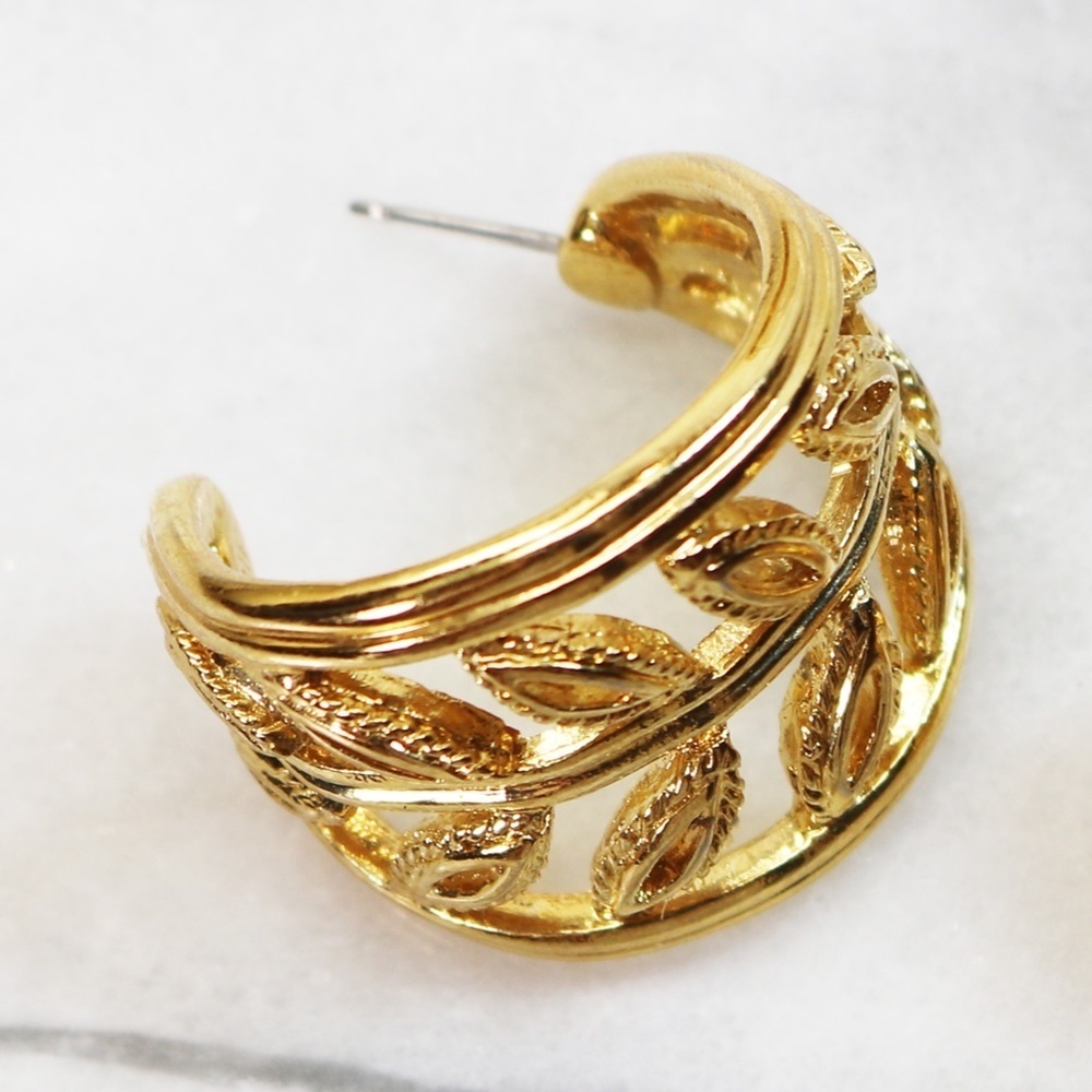 Vintage Trifari Gold Crescent Hoop Leaf Earrings - Picture 2 of 16